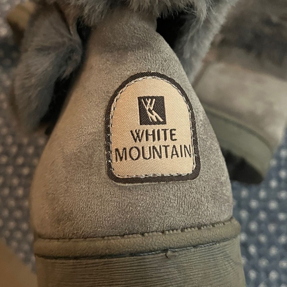 White Mountain boots View 2